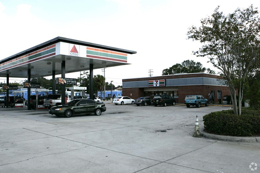 More Photos Of 4941 E Busch Blvd, Tampa Storefront For Lease