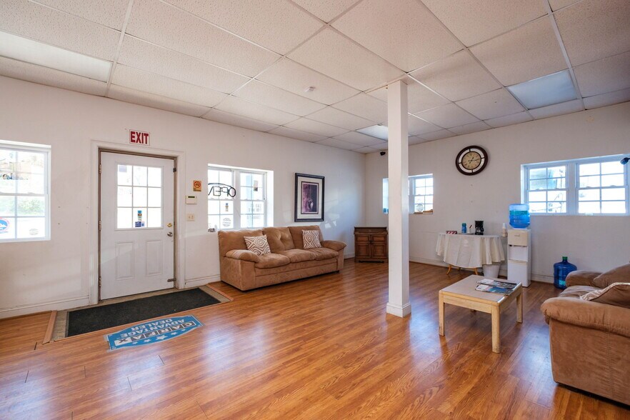 More Photos Of 1090 Virginia Ave, Harrisonburg Flex For Sale