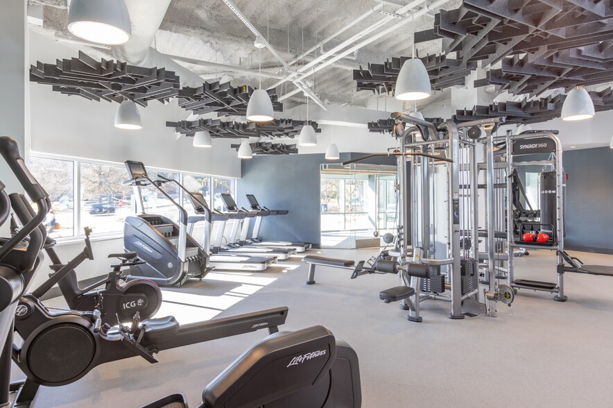 More Photos Of 1 Wall St, Burlington Office For Lease