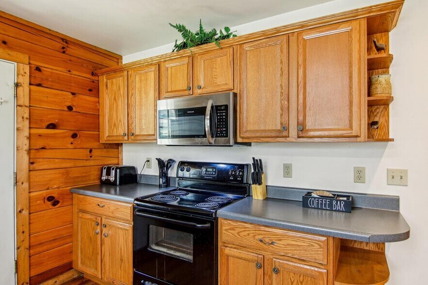 More Photos Of 33 Shepherds Creek rd, Bryson City Specialty For Sale