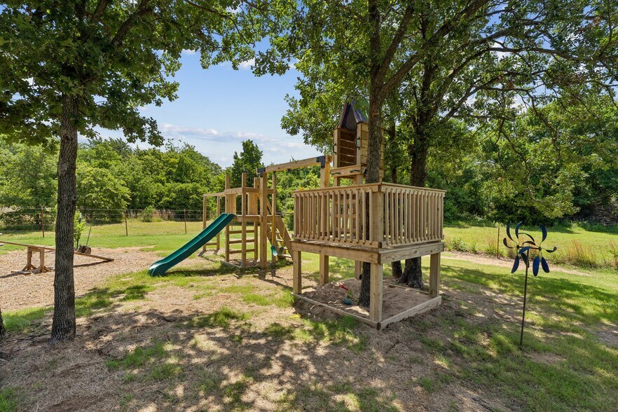 More Photos Of 11514-11529 Cottage Ln, Jones Apartments For Sale