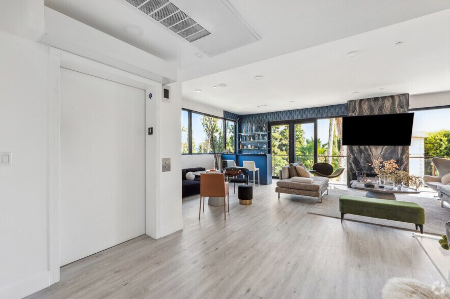 More Photos Of 137 N Doheny Dr, West Hollywood Apartments For Sale