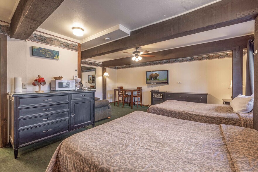 More Photos Of 39921 Big Bear Blvd, Big Bear Lake Hotel For Sale