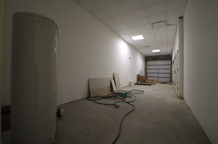 More Photos Of 61-19 Flushing Ave, Maspeth Storefront Retail Office For Lease