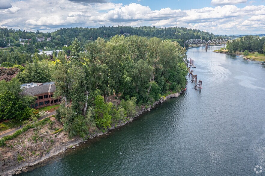 More Photos Of 300 Oswego Pointe Dr, Lake Oswego Office For Lease
