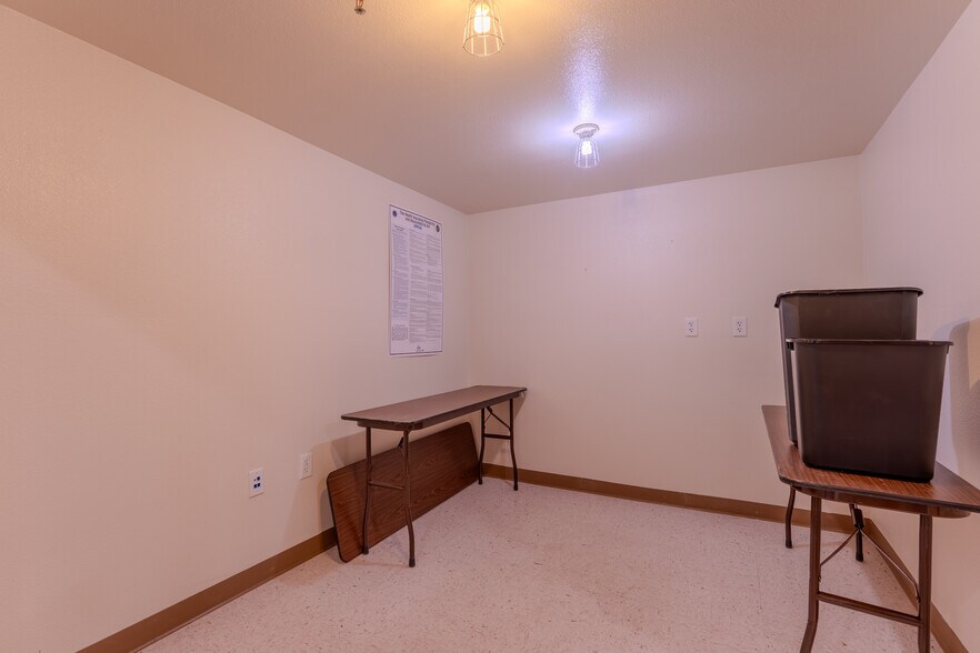 More Photos Of 890 N 2nd St, Lander Office For Sale