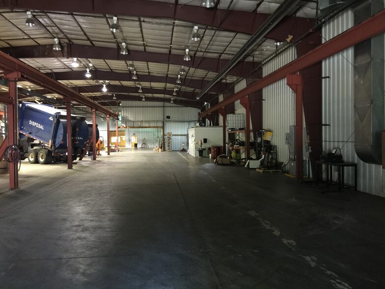 More Photos Of 1735 W 53rd St, Anderson Manufacturing For Sale