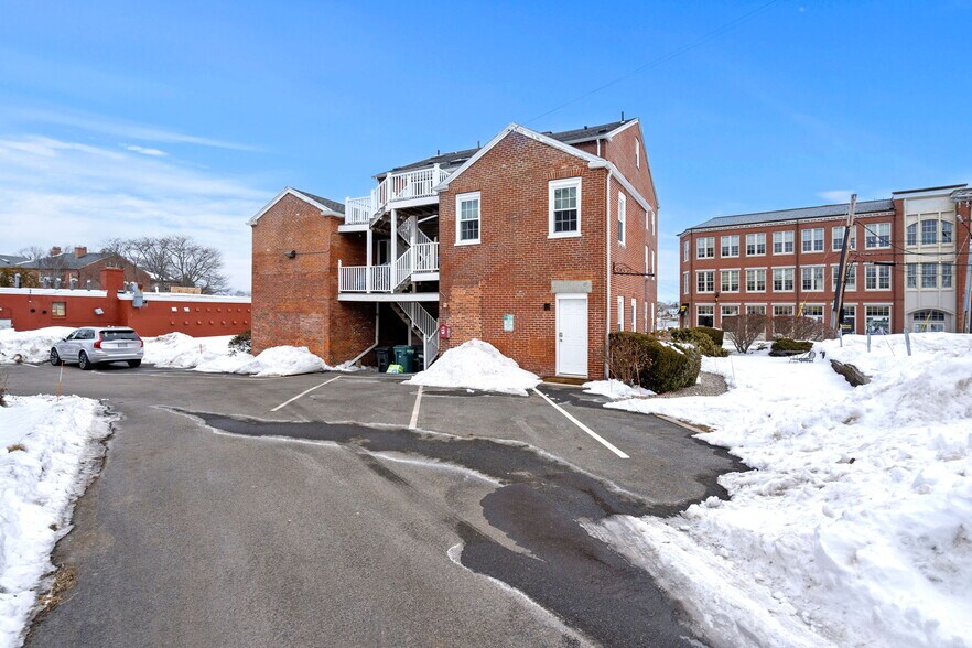 More Photos Of 30-32 Water St #3, Newburyport Office For Sale