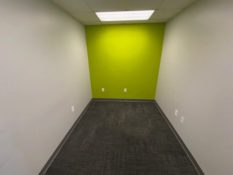 More Photos Of 1954 E Main St, Albemarle Showroom For Lease