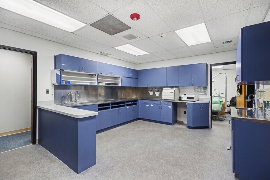 More Photos Of 400 Nationwide Dr, Harrisburg Medical For Sale