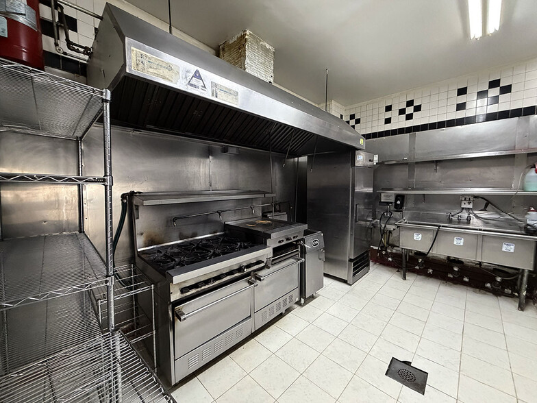 Primary Photo Of 340 Franklin Ave, Brooklyn Restaurant For Lease