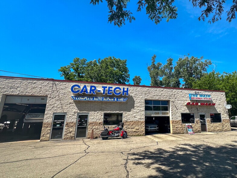 More Photos Of 51300-52300 W Huron River Dr, Belleville Auto Repair For Lease