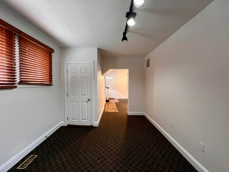 More Photos Of 403 W Pennsylvania Ave, Towson Office Residential For Sale