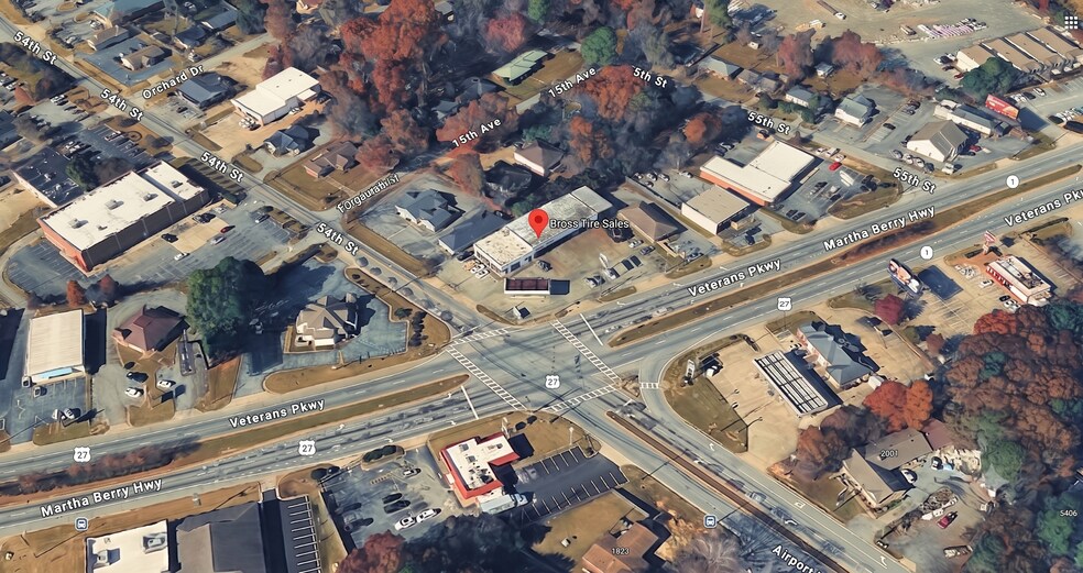 More Photos Of 5403 Veterans Pky, Columbus Auto Repair For Sale