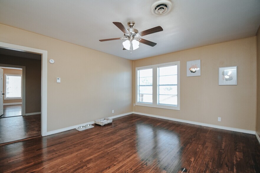 More Photos Of 1503 E Virginia Ave, Victoria Apartments For Sale