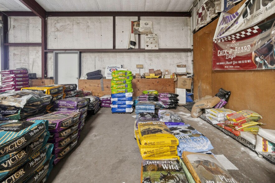 More Photos Of 1505 N Main St, Newcastle Warehouse For Sale
