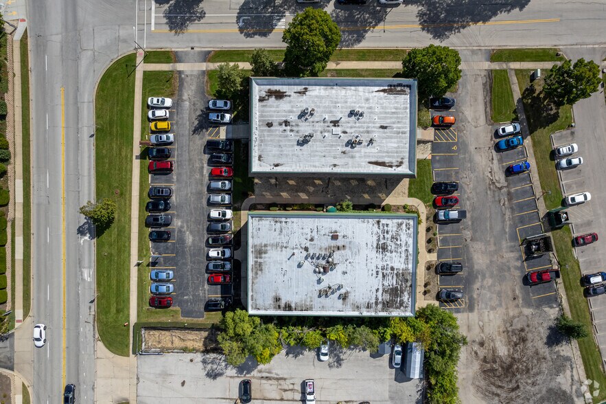 More Photos Of 701 E Irving Park Rd, Roselle Office For Lease