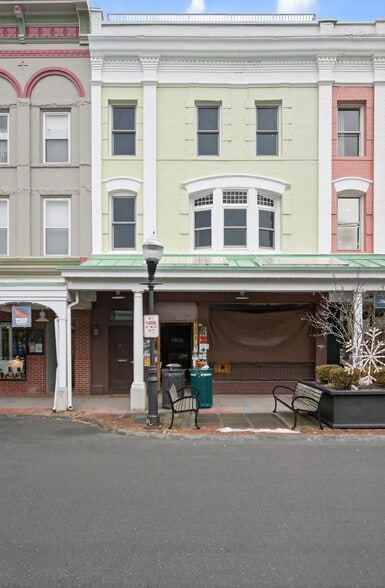 More Photos Of 316 Wall St, Kingston Storefront Retail Residential For Lease