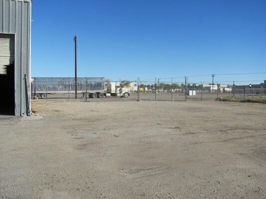 More Photos Of 120 E Ross Ave, El Centro Warehouse For Lease
