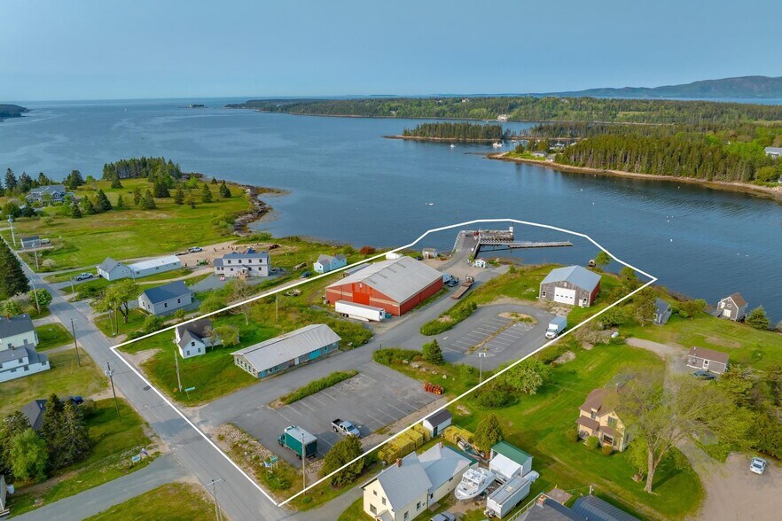 More Photos Of 88 Sargent St, Winter Harbor Freestanding For Sale