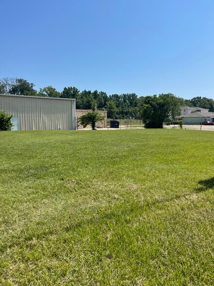 More Photos Of 1123 N Carrollton Ave, Baton Rouge Warehouse For Lease