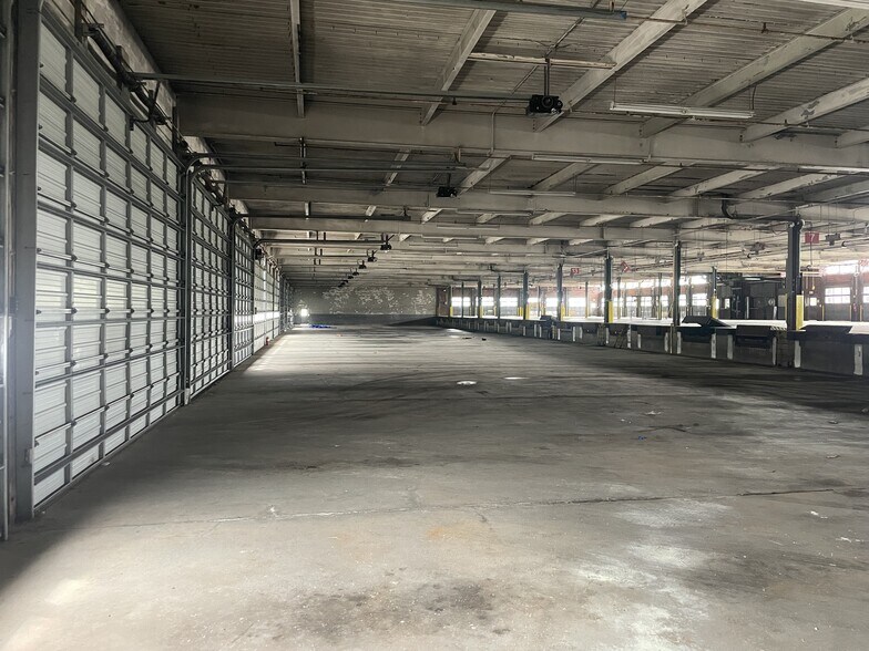 More Photos Of 7 Manson Libby Rd, Scarborough Truck Terminal For Lease