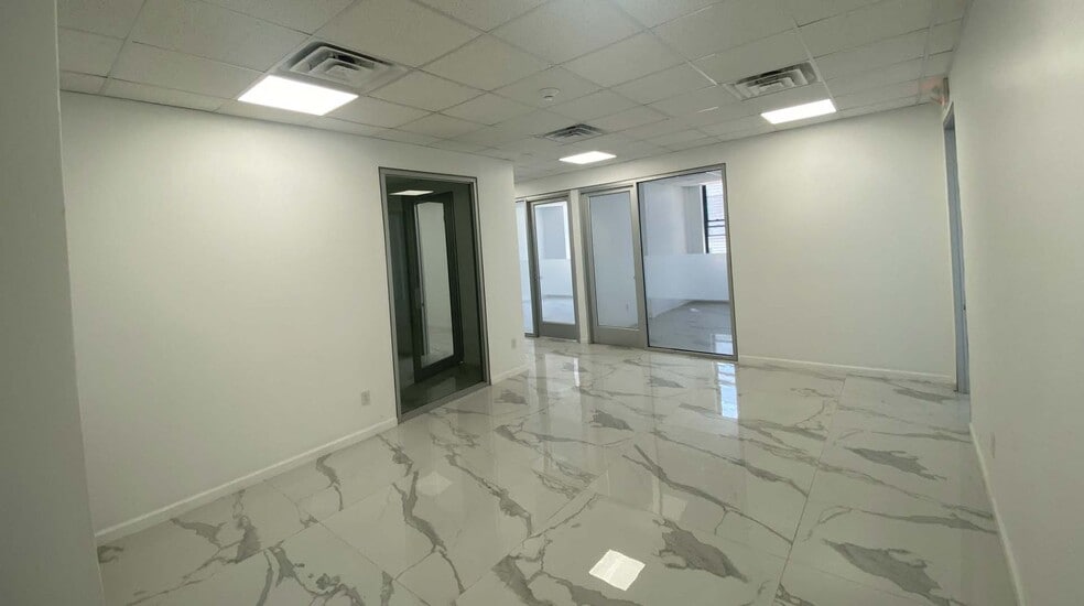 More Photos Of 586 Newark Ave, Jersey City Office For Lease
