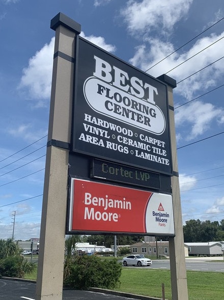 More Photos Of 3480 S US Highway 27, Fruitland Park Showroom For Lease