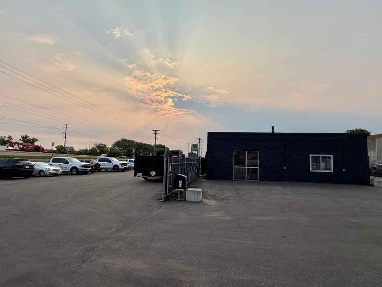 More Photos Of 7583 Highway 13 W, Savage Service For Sale