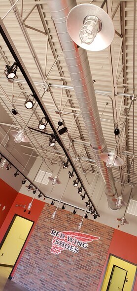More Photos Of 206 Wilmar Ave, Grand Island General Retail For Lease