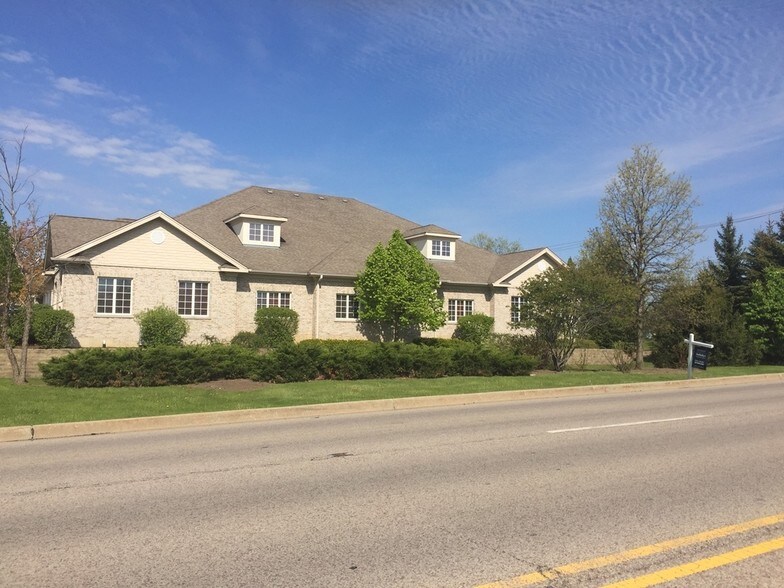 More Photos Of 3 Executive Ct, South Barrington Medical For Lease