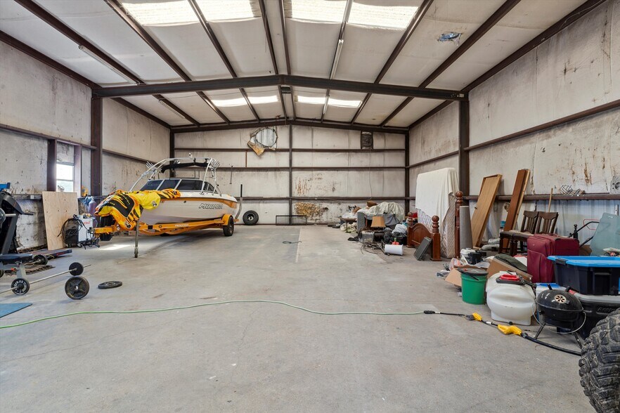More Photos Of 330 Elco Ln, China Spring Warehouse For Lease