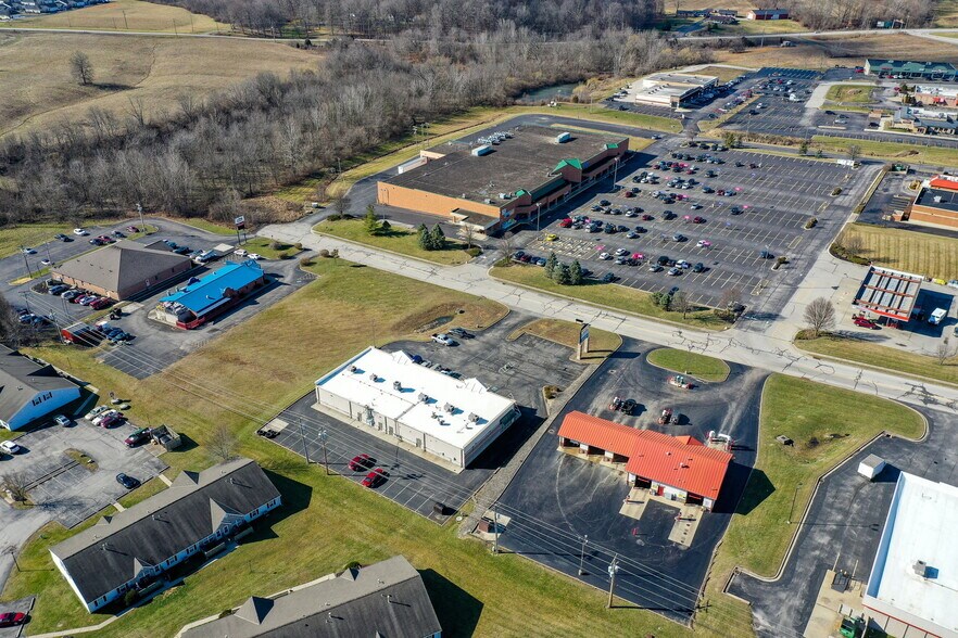 More Photos Of 120 Roberts Ln, Hillsboro Freestanding For Lease