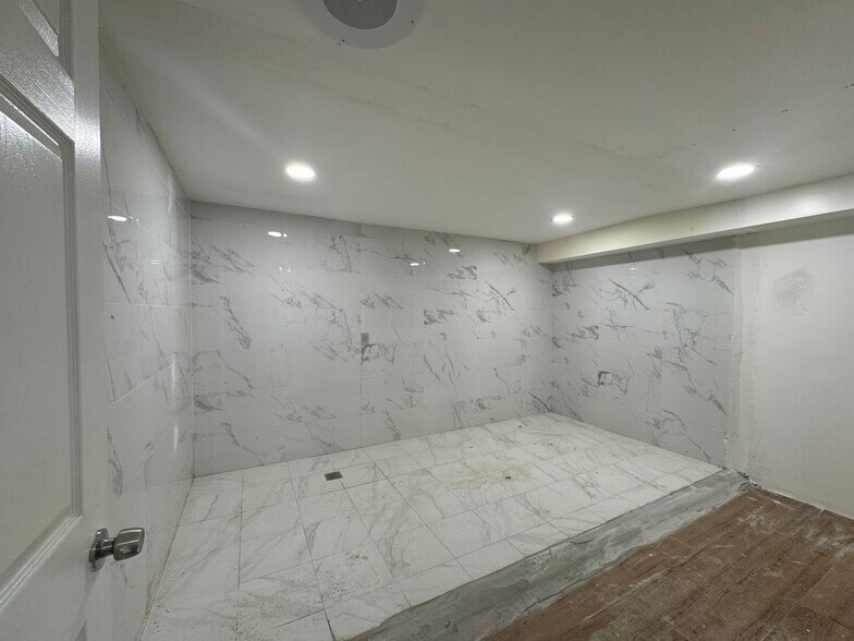 More Photos Of 2857 Steinway St, Astoria Apartments For Lease