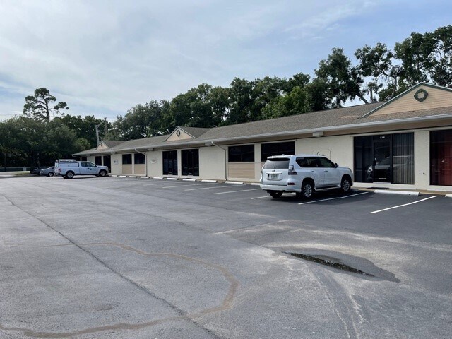 Primary Photo Of 110-122 43rd Ave, Vero Beach Office For Lease