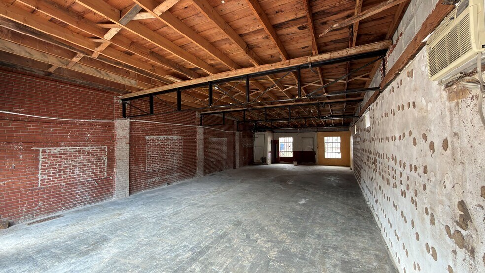 More Photos Of 718-720 W Douglas, Wichita Freestanding For Sale