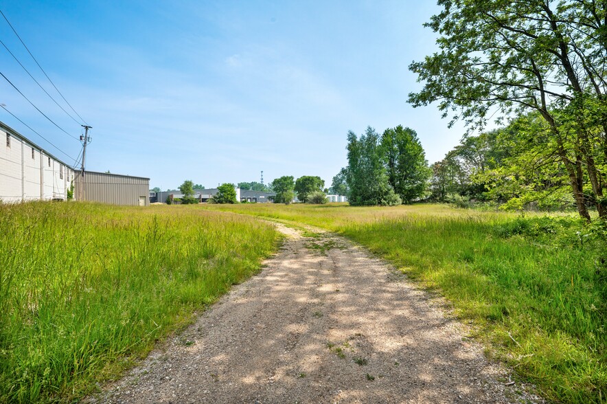 More Photos Of 207 Hawthorne Ave, Saint Joseph Warehouse For Sale