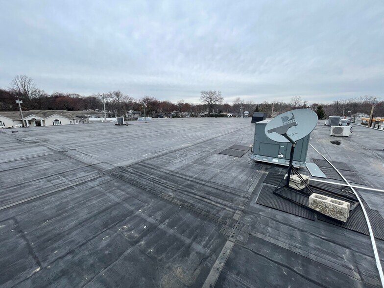 More Photos Of 841-869 Jones Hill Rd, West Haven Storefront For Sale