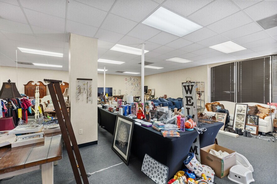More Photos Of 40648 Hwy290 Business, Waller Office For Sale
