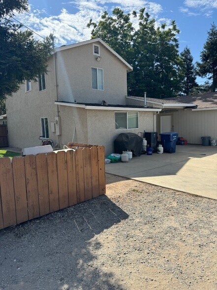 More Photos Of 6890 S Watt Ave, Sacramento Contractor Storage Yard For Sale
