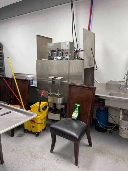 More Photos Of 901 Elm St, Tioga Restaurant For Sale