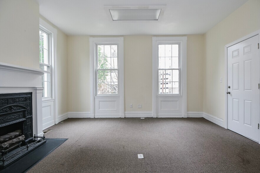 More Photos Of 93-97 Broad St, Middletown Office For Sale