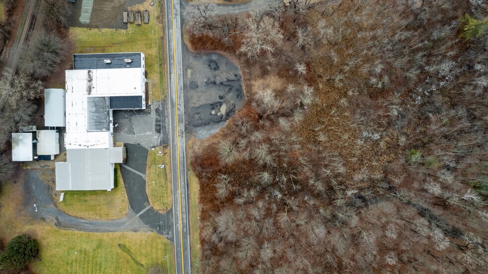 More Photos Of 180 Ushers Rd, Round Lake Warehouse For Sale