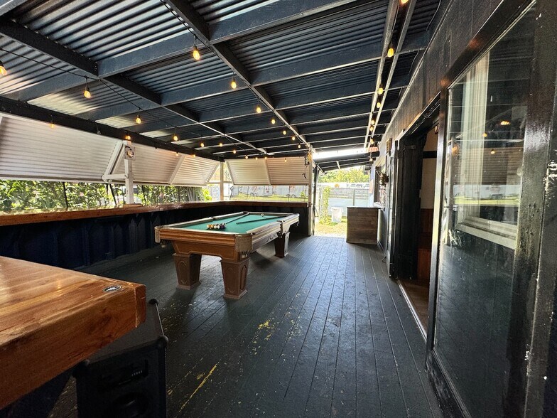 More Photos Of 824 Kokomo Rd, Haiku Restaurant For Sale