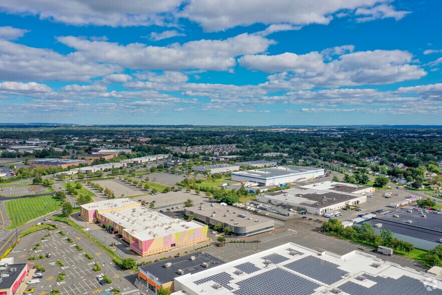 More Photos Of 600 Corporate Ct, South Plainfield Light Distribution For Lease