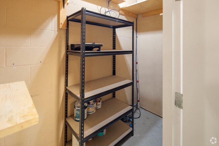 More Photos Of 12 3rd Ave E, Vancouver Warehouse For Lease