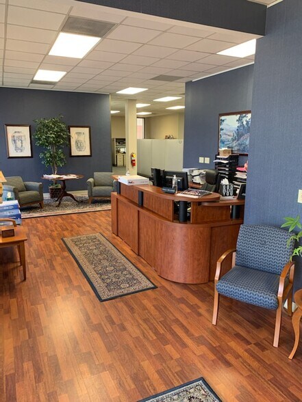 More Photos Of 1330 N Park St, Carrollton Office For Sale