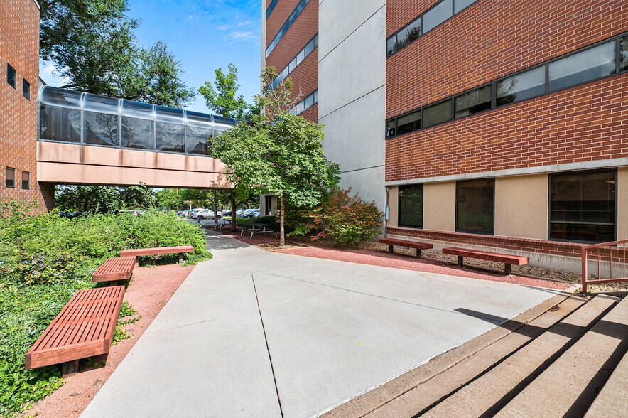 More Photos Of 950 E Harvard Ave, Denver Medical For Lease