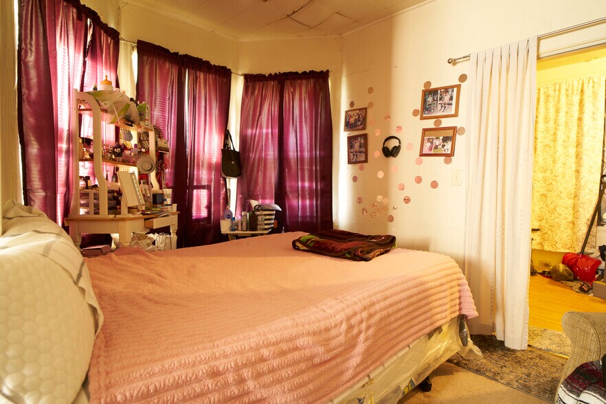 More Photos Of 86-90 Pine St, Kingston Apartments For Sale