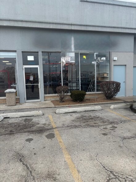 More Photos Of 13604-13628 S Cicero Ave, Crestwood Unknown For Lease